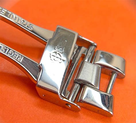 tang type vs folding clasp breitling|breitling tang buckle vs clasp.